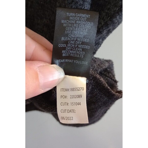 Torrid Women's Relaxed Fit Super Soft Plush V-Neck Drop Shoulder Top, 00/Medium - Picture 12 of 12